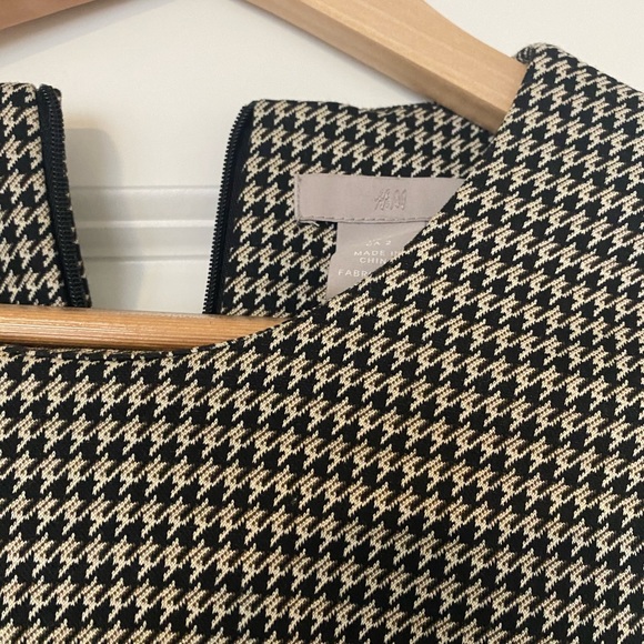 H&M dress! Perfect for office/interview! - Picture 4 of 7